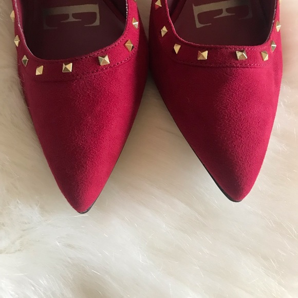 Elle ⚜️ Gold Studded Red Sueded Pumps - Picture 7 of 10